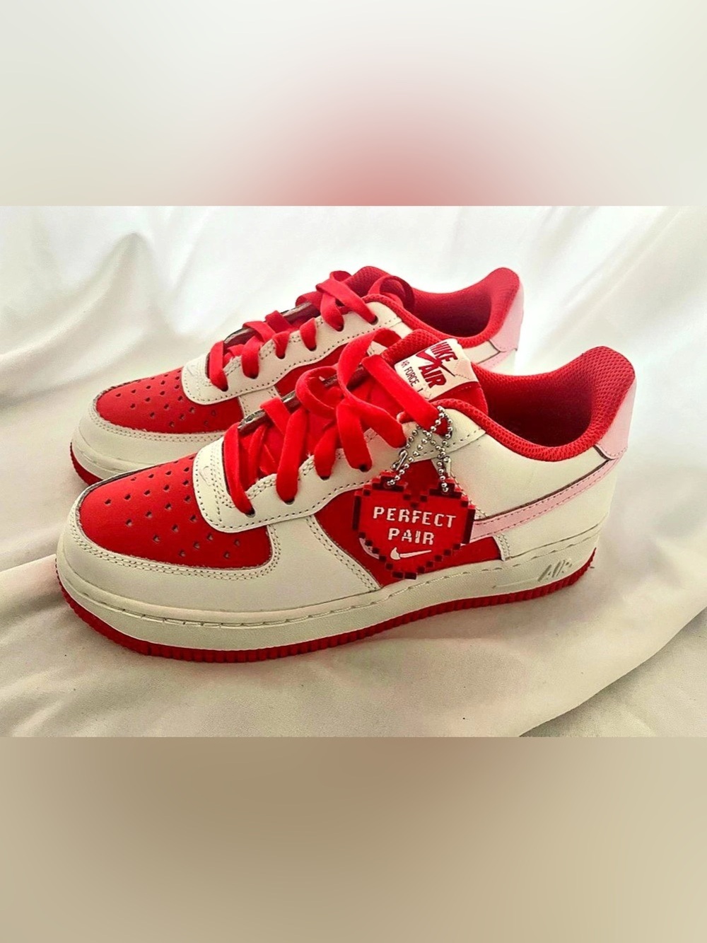 Nike Air Force 1 Low GS 'Valentine's Day - Perfect Pair' Sneakers White & Red 6W